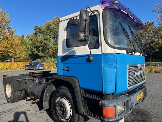 MAN 12.232 18.232 - Gjysmë-kamion: foto 2 MAN 12.232 18.232 - Gjysmë-kamion: foto 2