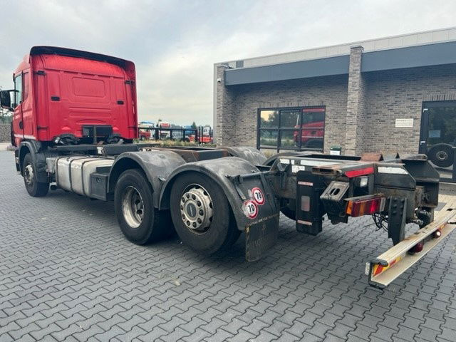 Scania R124-420 .420 6x2 - Kamion kabinë-shasi: foto 4 Scania R124-420 .420 6x2 - Kamion kabinë-shasi: foto 4