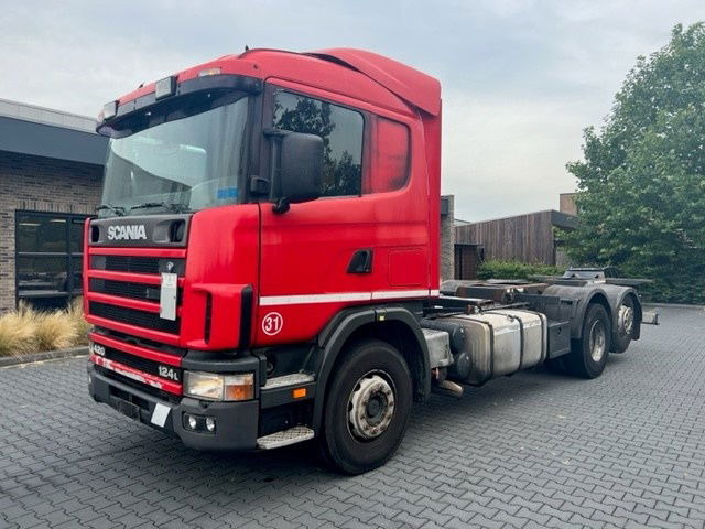 Scania R124-420 .420 6x2 - Kamion kabinë-shasi: foto 1 Scania R124-420 .420 6x2 - Kamion kabinë-shasi: foto 1