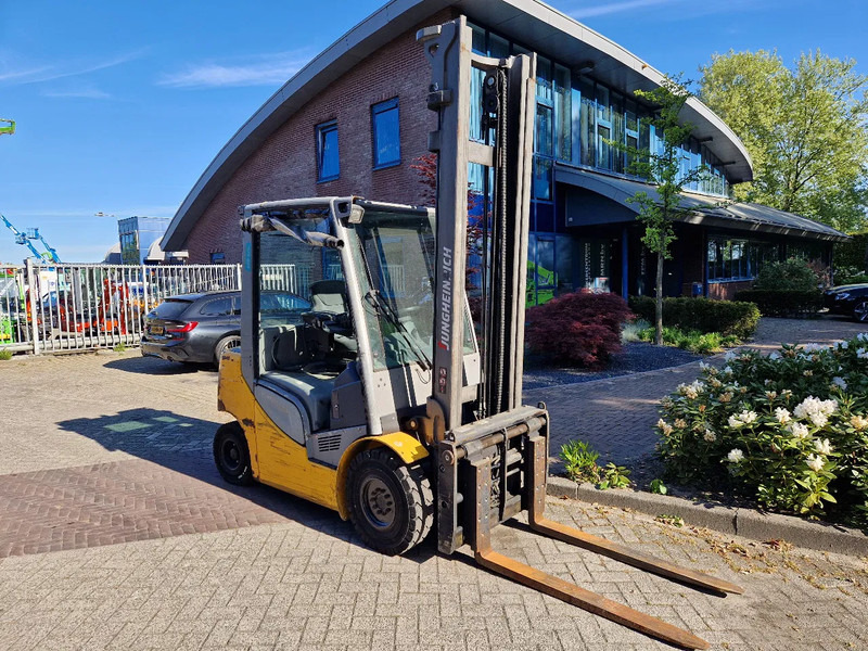 Jungheinrich DFG 425S - Pirun më naftë: foto 3 Jungheinrich DFG 425S - Pirun më naftë: foto 3