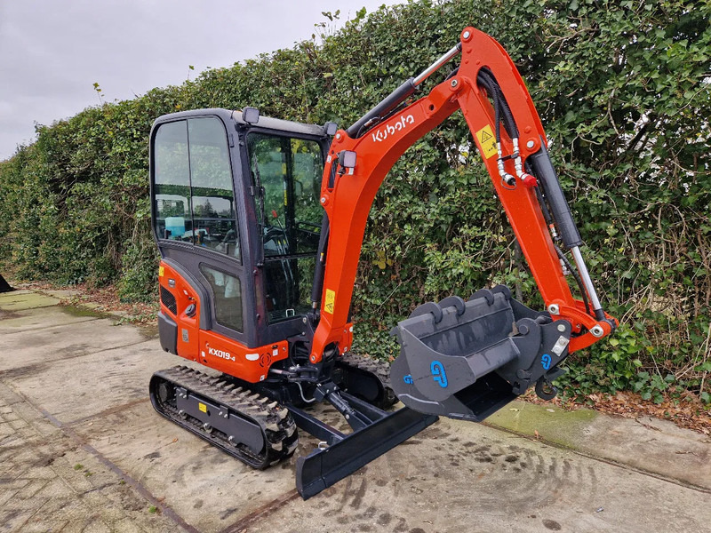 Kubota KX019-4 Hi-spec (NIEUW) - Miniekskavator: foto 3 Kubota KX019-4 Hi-spec (NIEUW) - Miniekskavator: foto 3