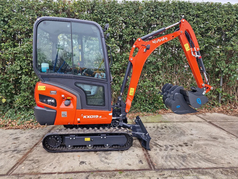 Kubota KX019-4 Hi-spec (NIEUW) - Miniekskavator: foto 2 Kubota KX019-4 Hi-spec (NIEUW) - Miniekskavator: foto 2