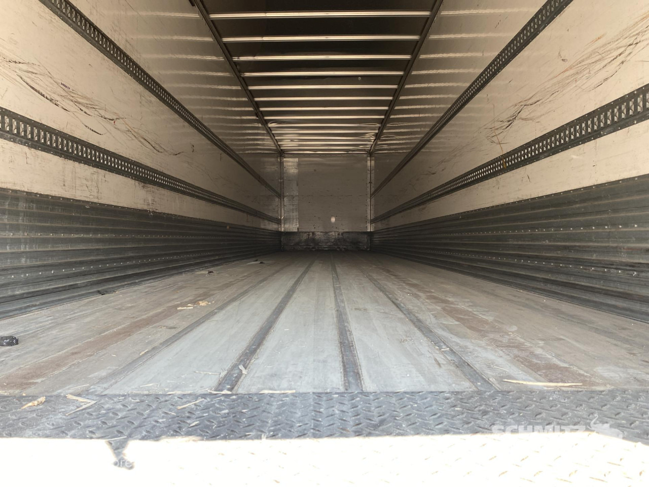 FRUEHAUF Dryfreight Standard - Gjysmë rimorkio me vagonetë të mbyllur: foto 4 FRUEHAUF Dryfreight Standard - Gjysmë rimorkio me vagonetë të mbyllur: foto 4