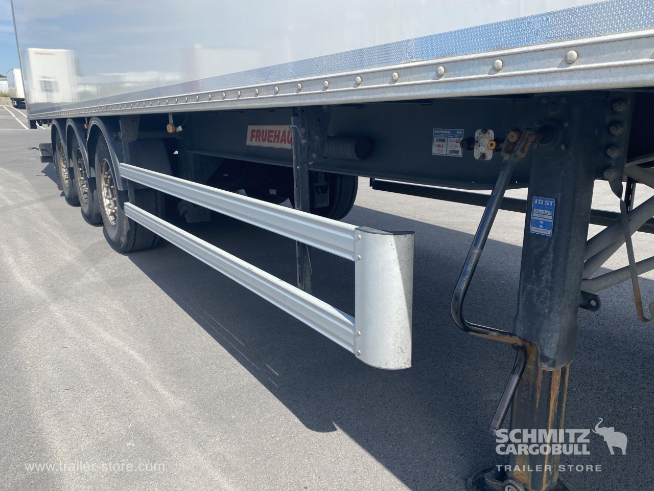 FRUEHAUF Dryfreight Standard Roller shutter door - Gjysmë rimorkio me vagonetë të mbyllur: foto 4 FRUEHAUF Dryfreight Standard Roller shutter door - Gjysmë rimorkio me vagonetë të mbyllur: foto 4