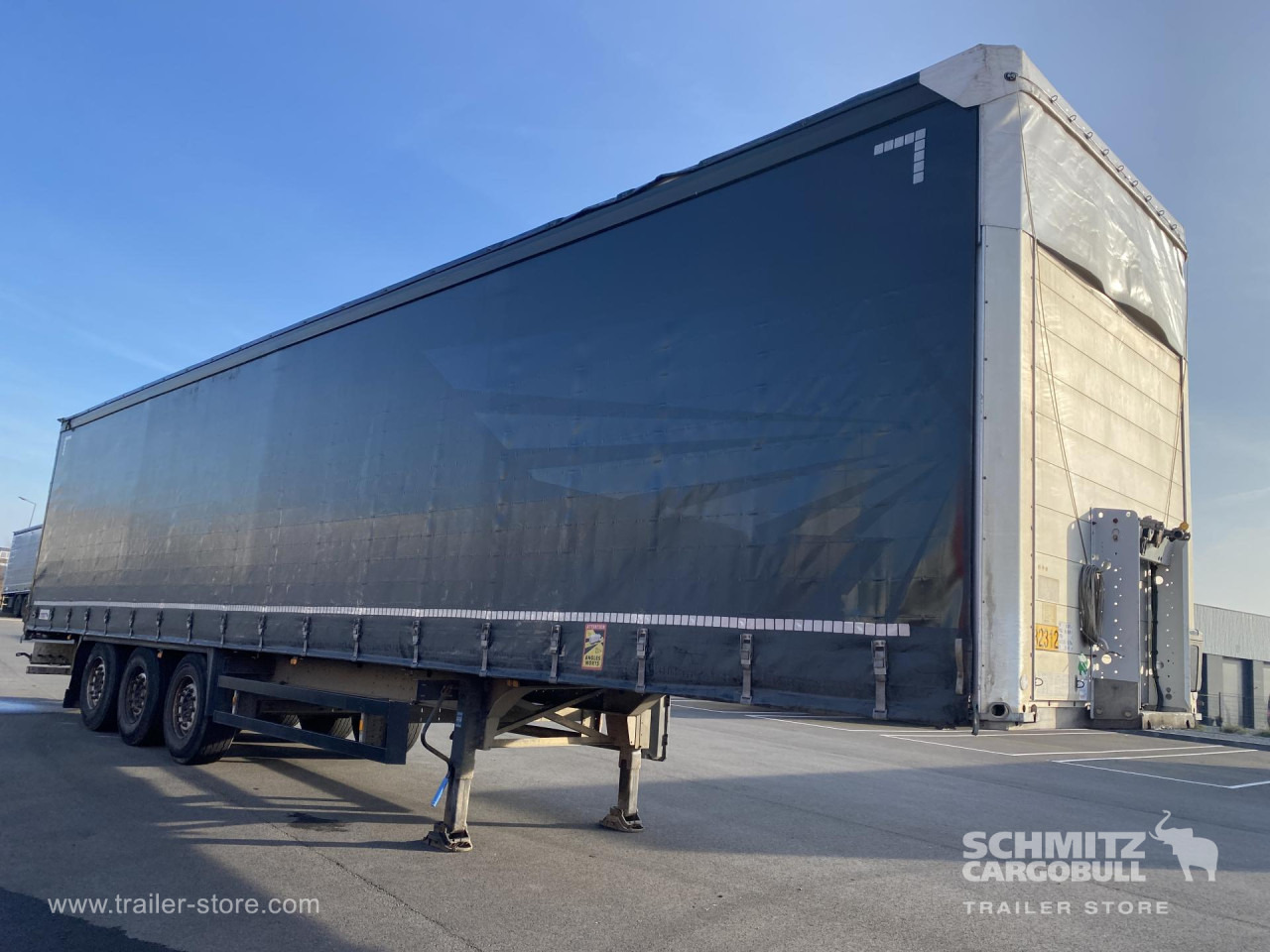 SCHMITZ Curtainsider Standard - Gjysmë rimorkio me tendë: foto 1 SCHMITZ Curtainsider Standard - Gjysmë rimorkio me tendë: foto 1