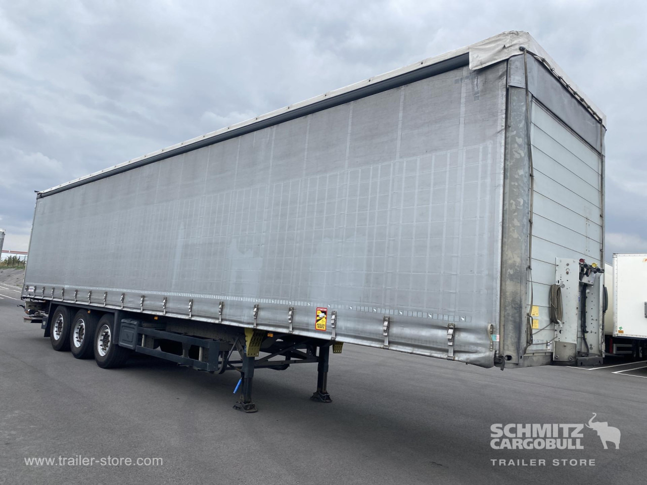 SCHMITZ Curtainsider Standard Taillift - Gjysmë rimorkio me tendë: foto 1 SCHMITZ Curtainsider Standard Taillift - Gjysmë rimorkio me tendë: foto 1