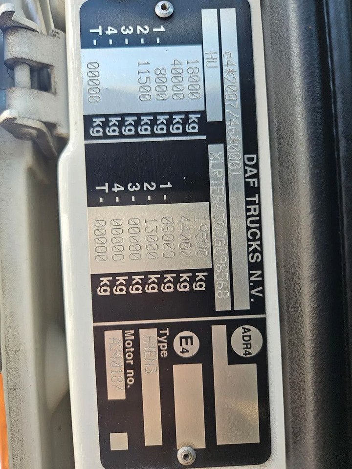 Gjysmë-kamion DAF XF 460 Space Cab Standklima 2 units: foto 9