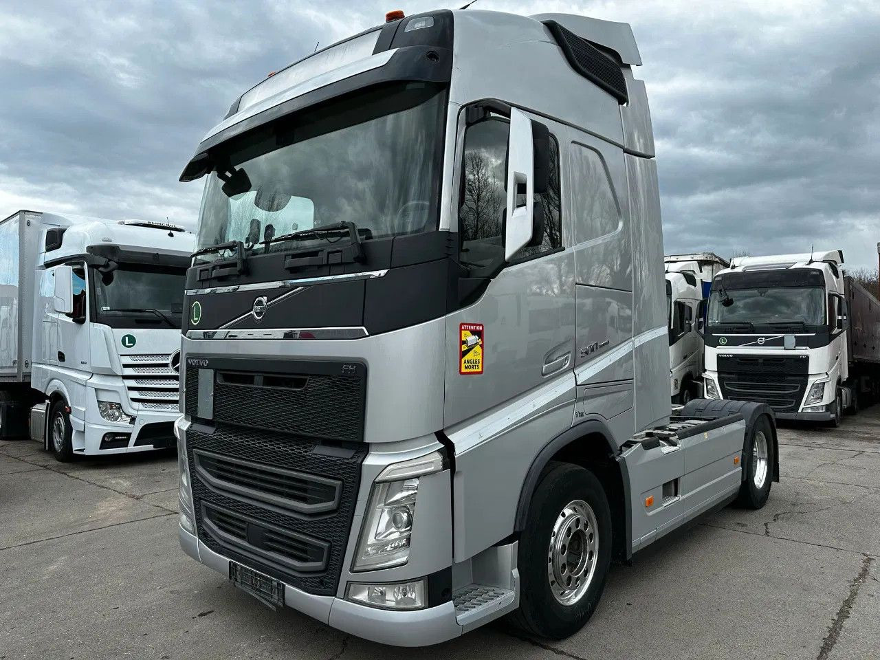 Volvo FH 500 ADR, I-Park, Alloy w. Leather seats, TV s - Gjysmë-kamion: foto 1 Volvo FH 500 ADR, I-Park, Alloy w. Leather seats, TV s - Gjysmë-kamion: foto 1