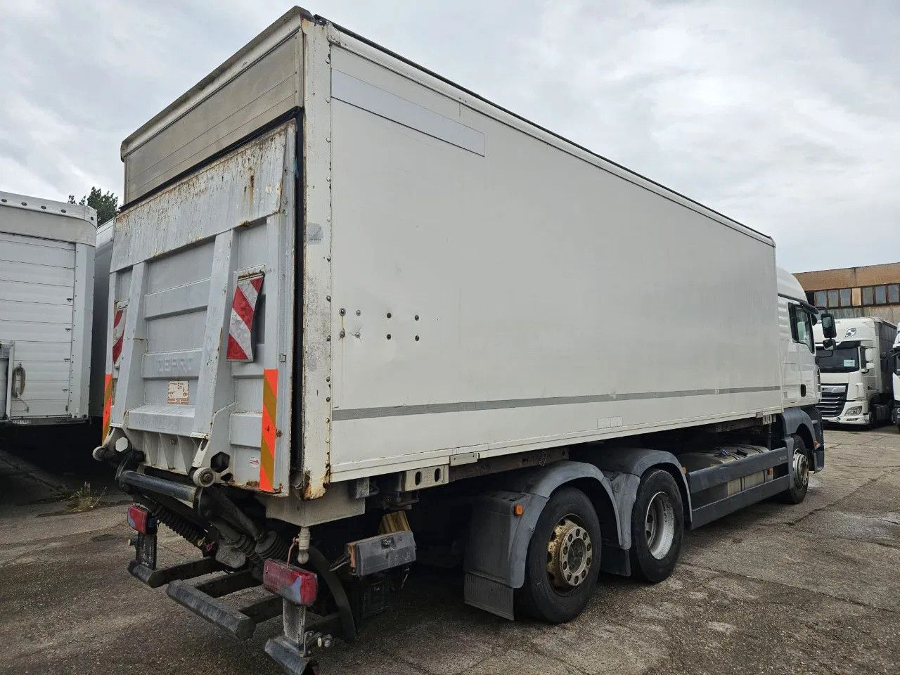 MAN TGA 26.400 BDF Tail Lift Euro5, New Smart2 Tacho - Transportjer kontejnerësh/ Kamion me karroceri të çmontueshme: foto 3 MAN TGA 26.400 BDF Tail Lift Euro5, New Smart2 Tacho - Transportjer kontejnerësh/ Kamion me karroceri të çmontueshme: foto 3