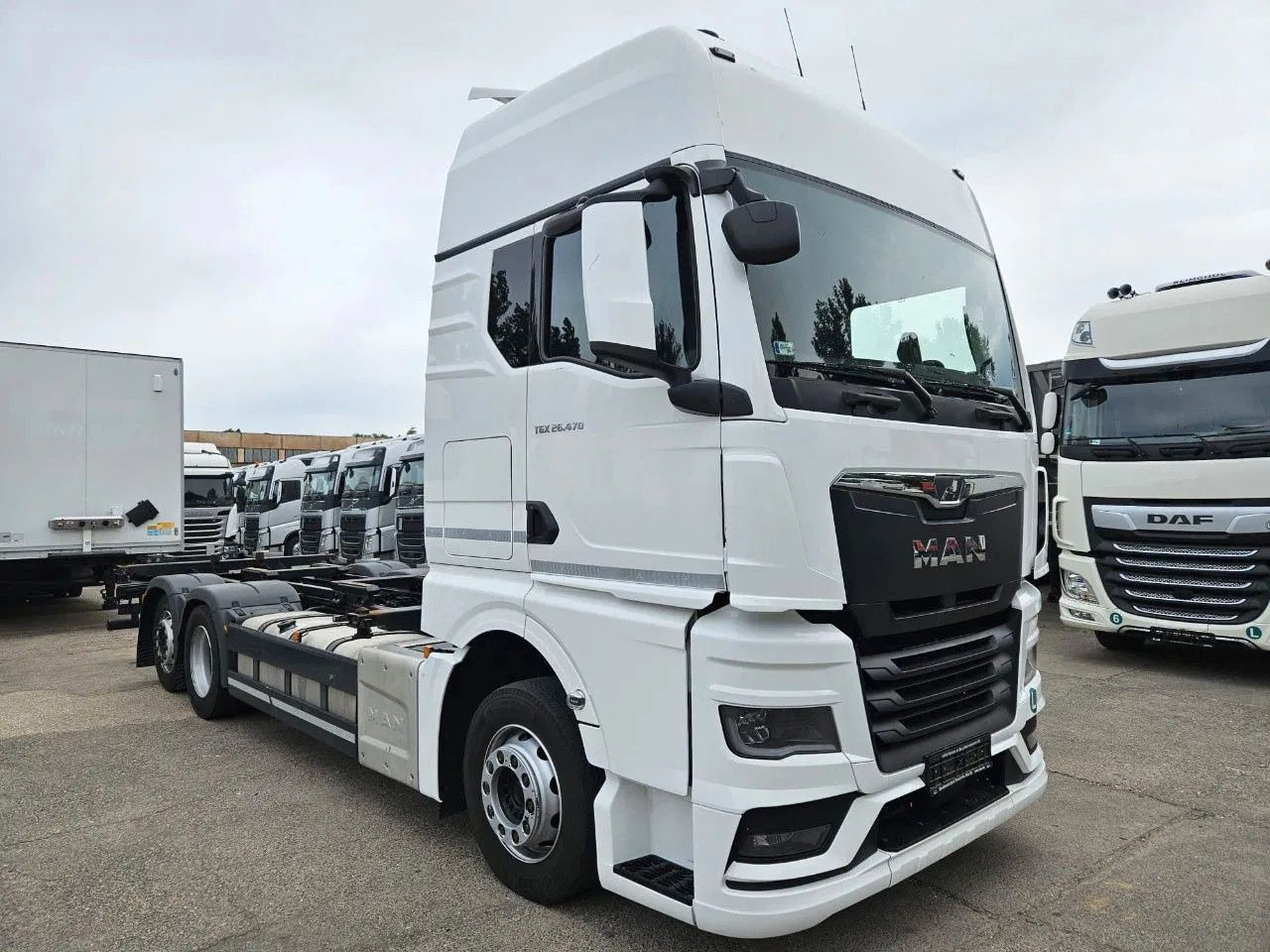 MAN TGX 26.470 XXL BDF 6x2 2 units, NAVI, Lift Axle - Transportjer kontejnerësh/ Kamion me karroceri të çmontueshme: foto 2 MAN TGX 26.470 XXL BDF 6x2 2 units, NAVI, Lift Axle - Transportjer kontejnerësh/ Kamion me karroceri të çmontueshme: foto 2