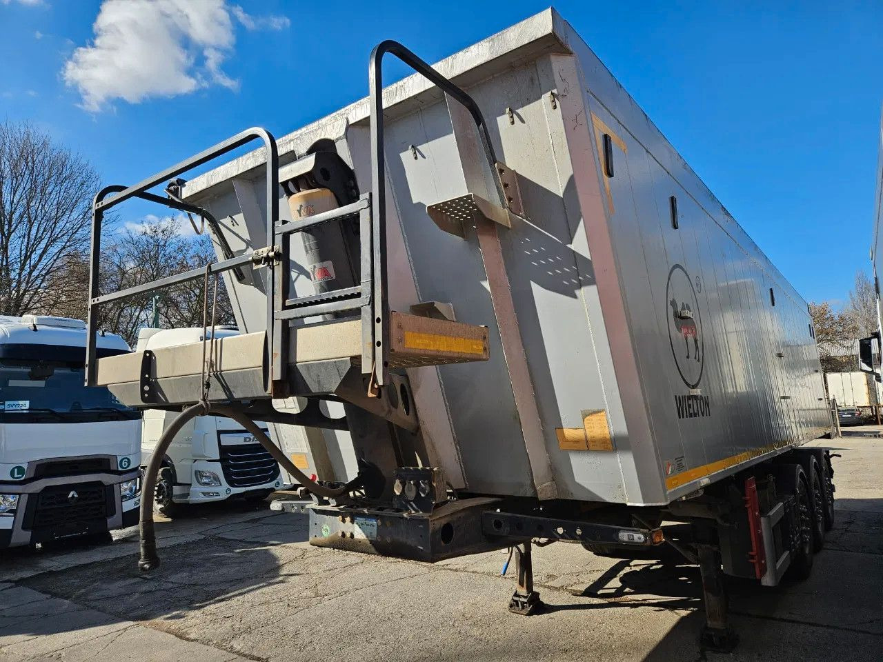 Wielton NW-3 38m3 Lifting Axle, Alloy w. - Gjysmë rimorkio vetëshkarkuese: foto 2 Wielton NW-3 38m3 Lifting Axle, Alloy w. - Gjysmë rimorkio vetëshkarkuese: foto 2