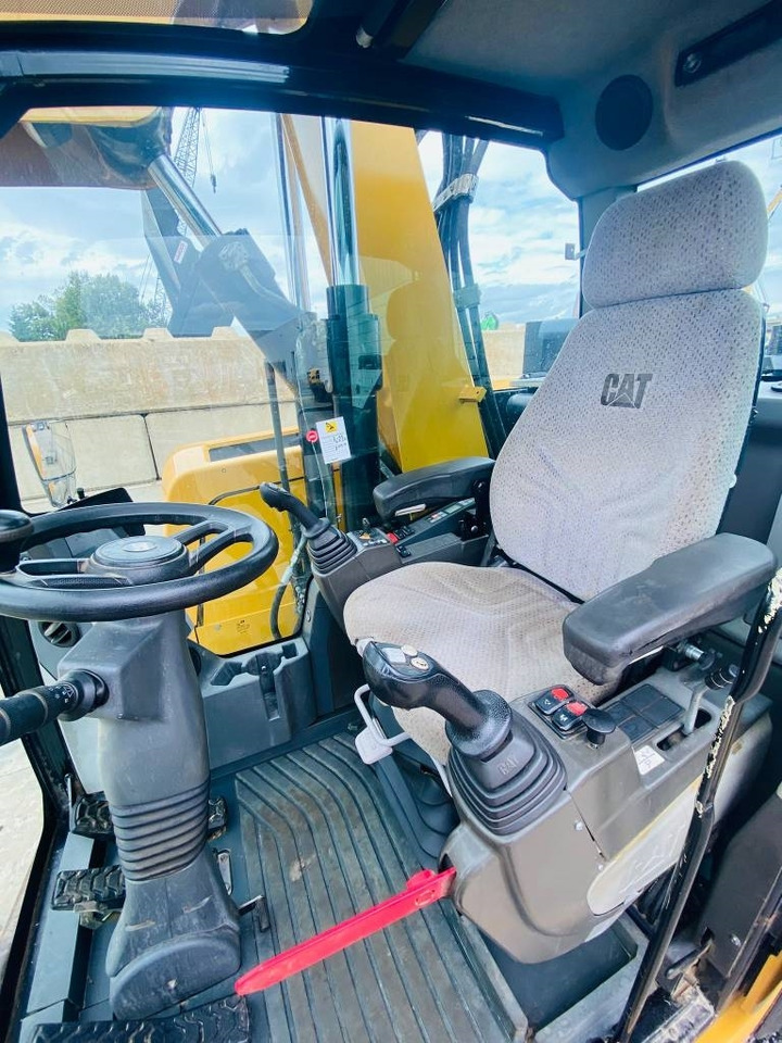 Ekskavator me goma CAT m317f: foto 7