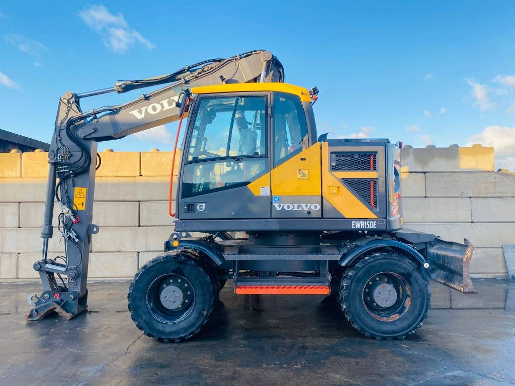 Volvo EWR 150 E - Ekskavator me goma: foto 1 Volvo EWR 150 E - Ekskavator me goma: foto 1