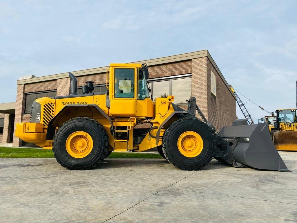 Volvo L 120e cdc steering - Fadrom me goma: foto 4 Volvo L 120e cdc steering - Fadrom me goma: foto 4