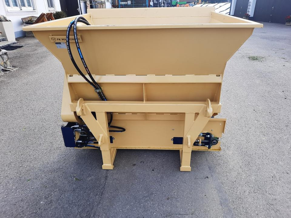 Liegeboxen Einstreugerät Futterverteilgerät Hoflader Radlader Cat - Pajisje blegtorale: foto 2 Liegeboxen Einstreugerät Futterverteilgerät Hoflader Radlader Cat - Pajisje blegtorale: foto 2