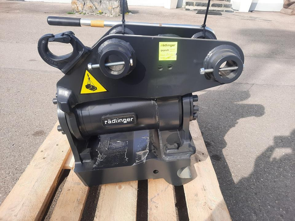 Rädlinger Tilt 5 - 10 to Powertilt Minibagger Schwenkmotor Cat - Tiltrotator për Miniekskavator: foto 1 Rädlinger Tilt 5 - 10 to Powertilt Minibagger Schwenkmotor Cat - Tiltrotator për Miniekskavator: foto 1