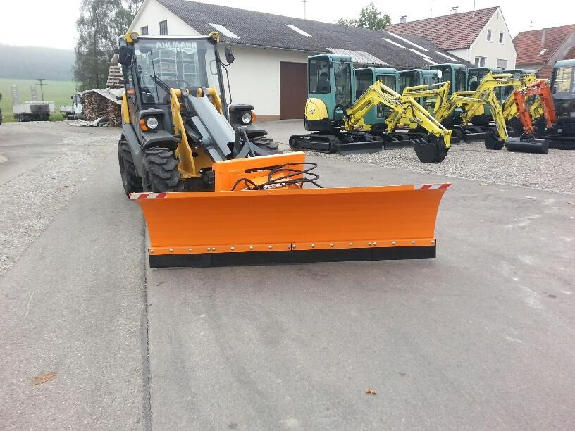 Schneeschild 2,6m Kramer Schlepper Radlader Hoflader Frontlader - Borëpastruese: foto 1 Schneeschild 2,6m Kramer Schlepper Radlader Hoflader Frontlader - Borëpastruese: foto 1