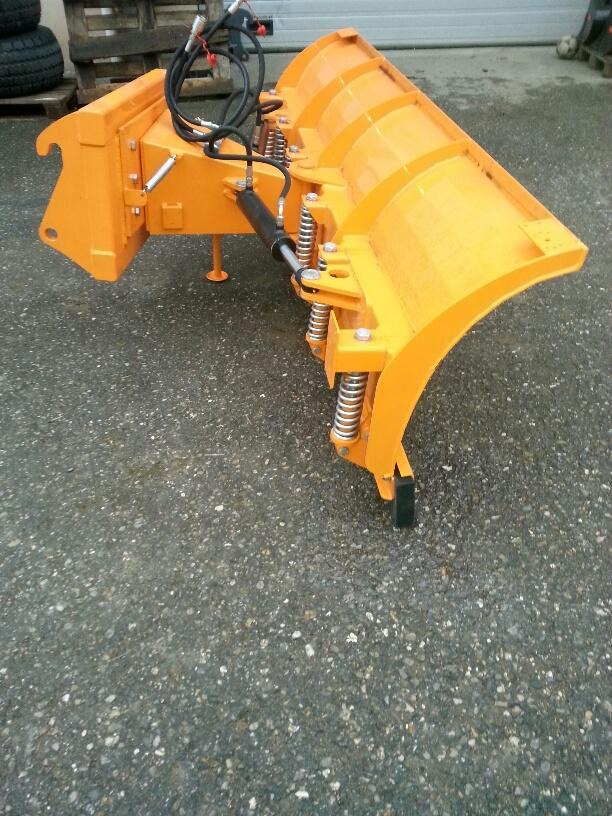 Schneeschild 2,6m Kramer Schlepper Radlader Hoflader Frontlader - Borëpastruese: foto 4 Schneeschild 2,6m Kramer Schlepper Radlader Hoflader Frontlader - Borëpastruese: foto 4