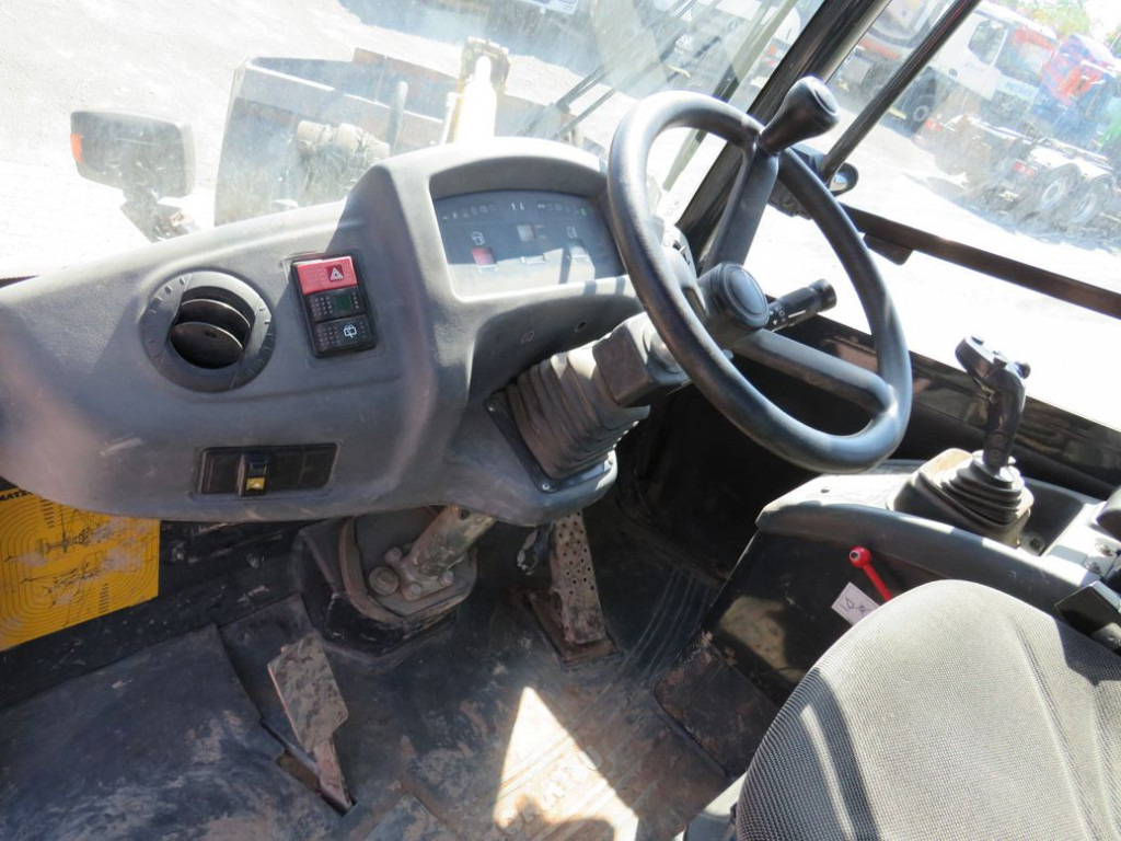 KOMATSU HANOMAG Radlader WA 80 - 6 Radlader - Fadrom me goma: foto 5 KOMATSU HANOMAG Radlader WA 80 - 6 Radlader - Fadrom me goma: foto 5