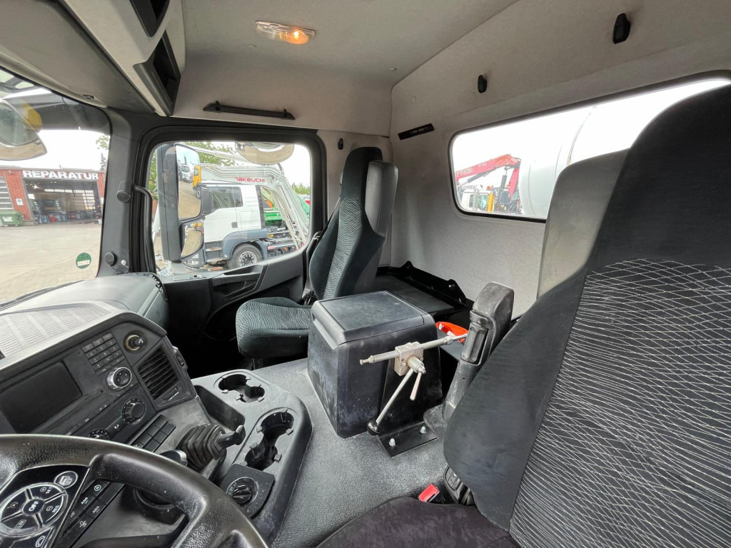 MERCEDES-BENZ Arocs 3240 B 8x4 Betonmischer Deutsch Top AP Achsen - Kamioni: foto 3 MERCEDES-BENZ Arocs 3240 B 8x4 Betonmischer Deutsch Top AP Achsen - Kamioni: foto 3