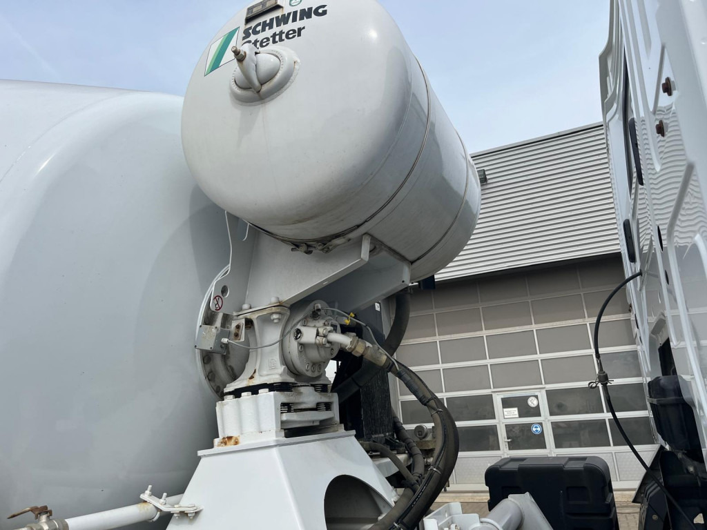 MERCEDES-BENZ Arocs 3240 B 8x4 Betonmischer Deutsch Top AP Achsen - Kamioni: foto 4 MERCEDES-BENZ Arocs 3240 B 8x4 Betonmischer Deutsch Top AP Achsen - Kamioni: foto 4