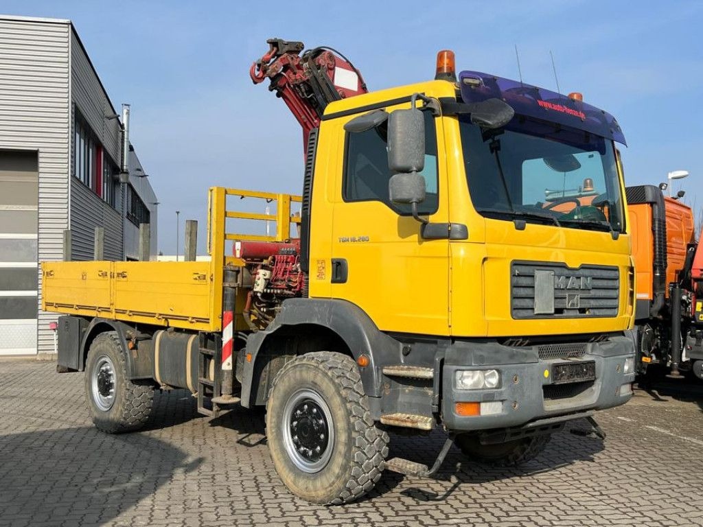 MAN TG-M 18.280 4x4 Pritsche Kran Singelreifen Funkf - Kamion me vinç, Kamion me karroceri të hapur: foto 2 MAN TG-M 18.280 4x4 Pritsche Kran Singelreifen Funkf - Kamion me vinç, Kamion me karroceri të hapur: foto 2