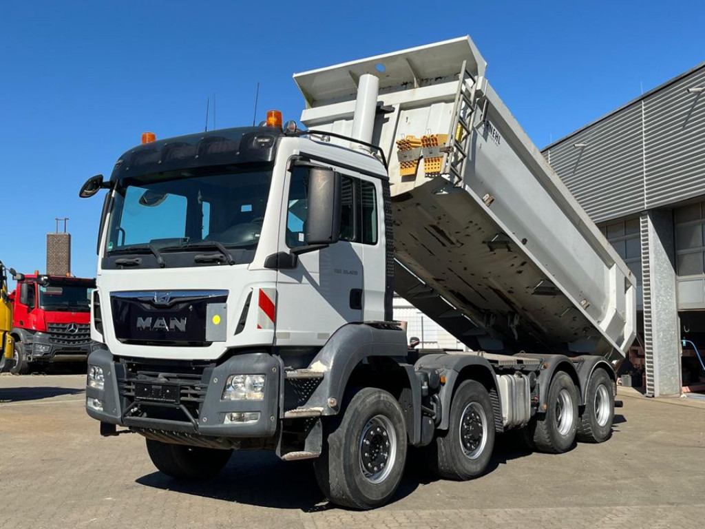 MAN TG-S 35.400 8x6H 4 Achs Muldenkipper Carnehl - Kamion vetëshkarkues: foto 1 MAN TG-S 35.400 8x6H 4 Achs Muldenkipper Carnehl - Kamion vetëshkarkues: foto 1