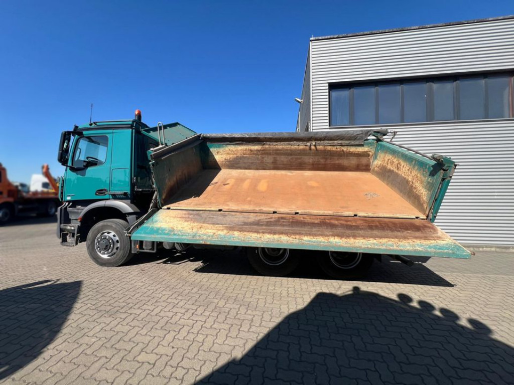 MERCEDES-BENZ Arocs 2636 6x6 HAD 3-Achs Allradkipper Meiller - Kamion vetëshkarkues: foto 5 MERCEDES-BENZ Arocs 2636 6x6 HAD 3-Achs Allradkipper Meiller - Kamion vetëshkarkues: foto 5