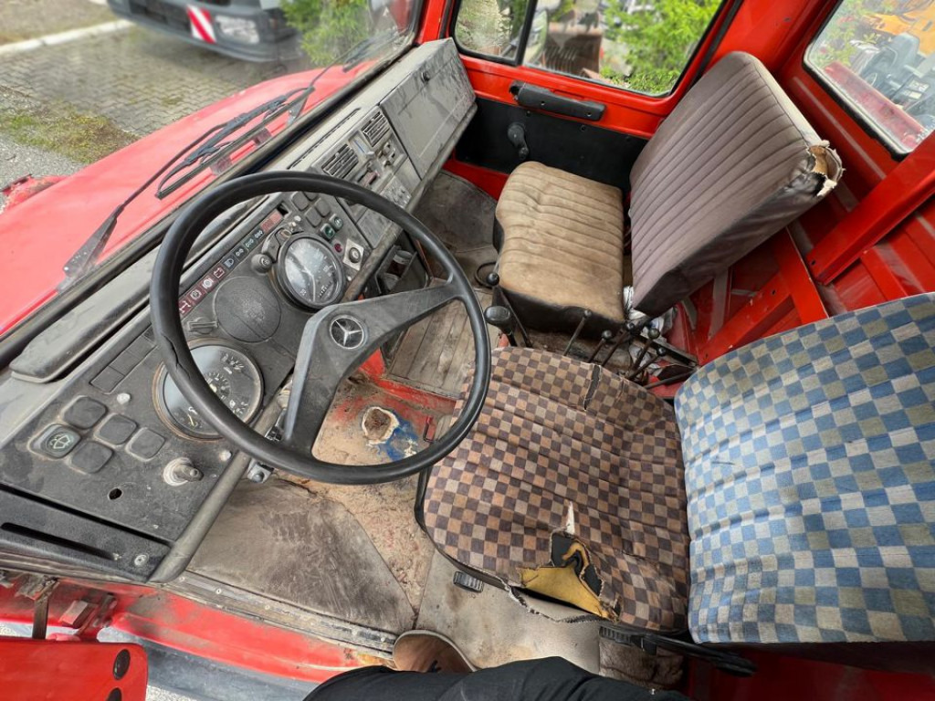 MERCEDES-BENZ Unimog U 424 2-Achs Allradkipper Front+Heckhydraulik Besen - Kamion vetëshkarkues: foto 5 MERCEDES-BENZ Unimog U 424 2-Achs Allradkipper Front+Heckhydraulik Besen - Kamion vetëshkarkues: foto 5