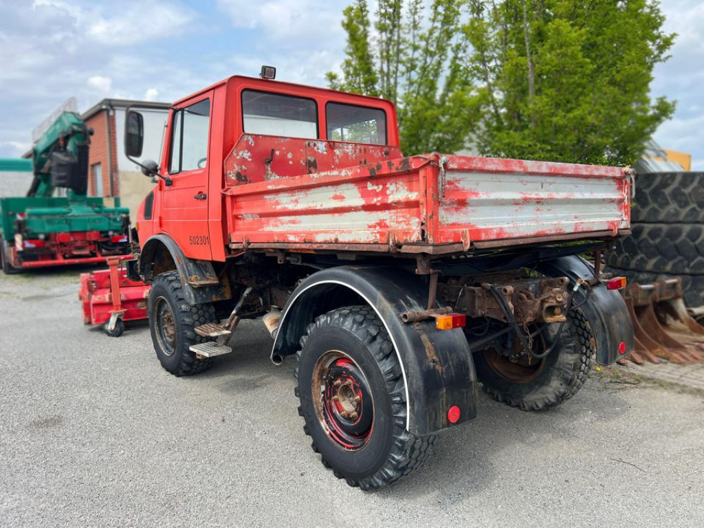 MERCEDES-BENZ Unimog U 424 2-Achs Allradkipper Front+Heckhydraulik Besen - Kamion vetëshkarkues: foto 4 MERCEDES-BENZ Unimog U 424 2-Achs Allradkipper Front+Heckhydraulik Besen - Kamion vetëshkarkues: foto 4