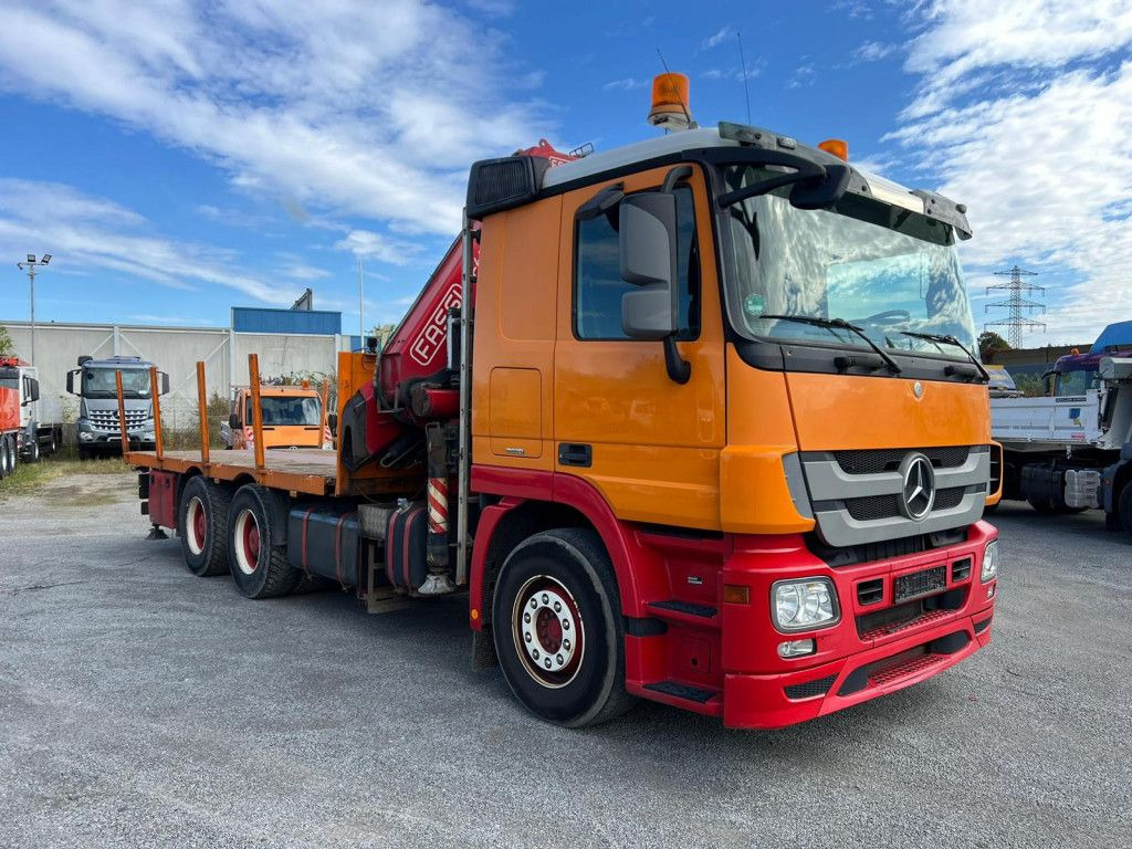 Mercedes-Benz Actros 2646 L 6x4 Pritsche Kran Fassi 450 45m/t - Kamion me karroceri të hapur, Kamion me vinç: foto 2 Mercedes-Benz Actros 2646 L 6x4 Pritsche Kran Fassi 450 45m/t - Kamion me karroceri të hapur, Kamion me vinç: foto 2