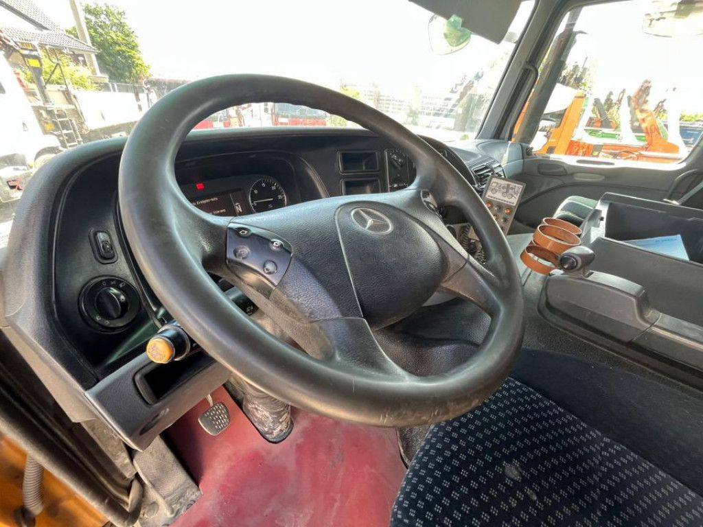 Mercedes-Benz Actros 3241 B 8x4 Betonmischer Liebherr, Deutsc - Kamion vetëngarkues: foto 5 Mercedes-Benz Actros 3241 B 8x4 Betonmischer Liebherr, Deutsc - Kamion vetëngarkues: foto 5