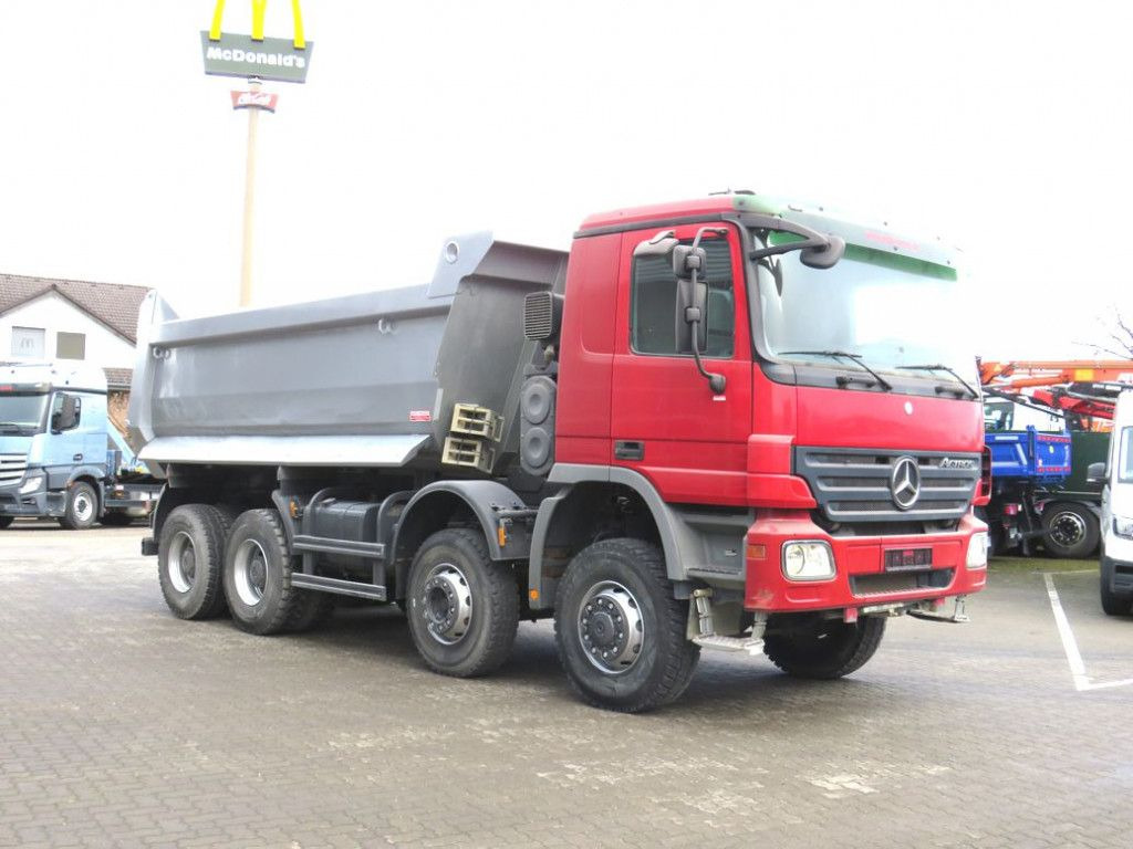 Mercedes-Benz Actros 4141 8x6 4 Achs Muldenkipper Kupplung, 1. - Kamion vetëshkarkues: foto 2 Mercedes-Benz Actros 4141 8x6 4 Achs Muldenkipper Kupplung, 1. - Kamion vetëshkarkues: foto 2