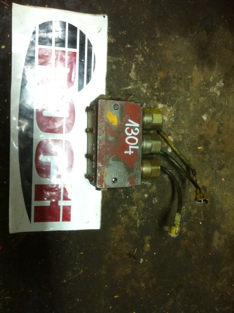 KAWASAKI 3K3LNF5G/G24N-306 2436U1450F2 - 3 SEKCYJNY + SKC5/106 - Valvula hidraulike për Makineri ndërtimi: foto 1 KAWASAKI 3K3LNF5G/G24N-306 2436U1450F2 - 3 SEKCYJNY + SKC5/106 - Valvula hidraulike për Makineri ndërtimi: foto 1