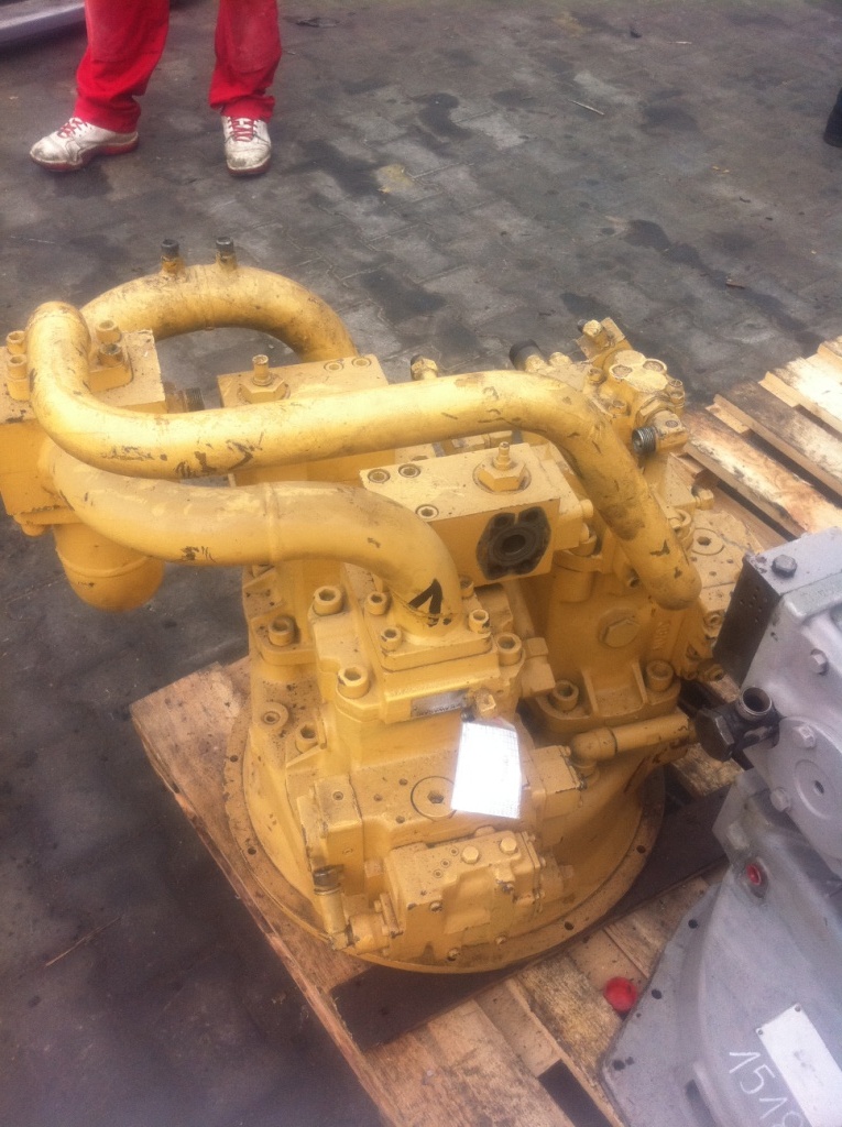 KAWASAKI NV111K120L-R1334B-1 + NV111K120L-R133 4B-1 + NV111-160L-R111 4B-1 - Pompa hidraulike për Makineri ndërtimi: foto 1 KAWASAKI NV111K120L-R1334B-1 + NV111K120L-R133 4B-1 + NV111-160L-R111 4B-1 - Pompa hidraulike për Makineri ndërtimi: foto 1