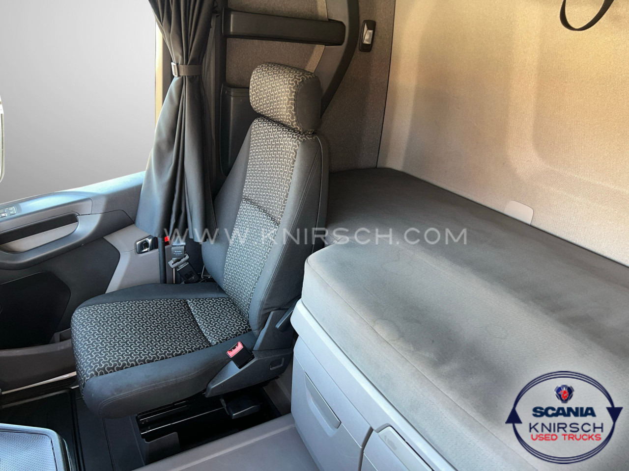 SCANIA R450A4X2NA PTO ADR FL - Gjysmë-kamion: foto 5 SCANIA R450A4X2NA PTO ADR FL - Gjysmë-kamion: foto 5