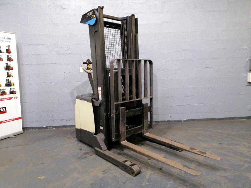 Crown SHR5540-1.6 - Stivosës: foto 1 Crown SHR5540-1.6 - Stivosës: foto 1