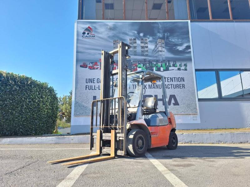 Toyota 6-7fdf25 - Pirun më naftë: foto 1 Toyota 6-7fdf25 - Pirun më naftë: foto 1
