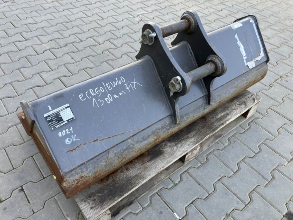 Volvo Böschungslöffel starr - Fadromë me shkarkim nga prapa: foto 2 Volvo Böschungslöffel starr - Fadromë me shkarkim nga prapa: foto 2