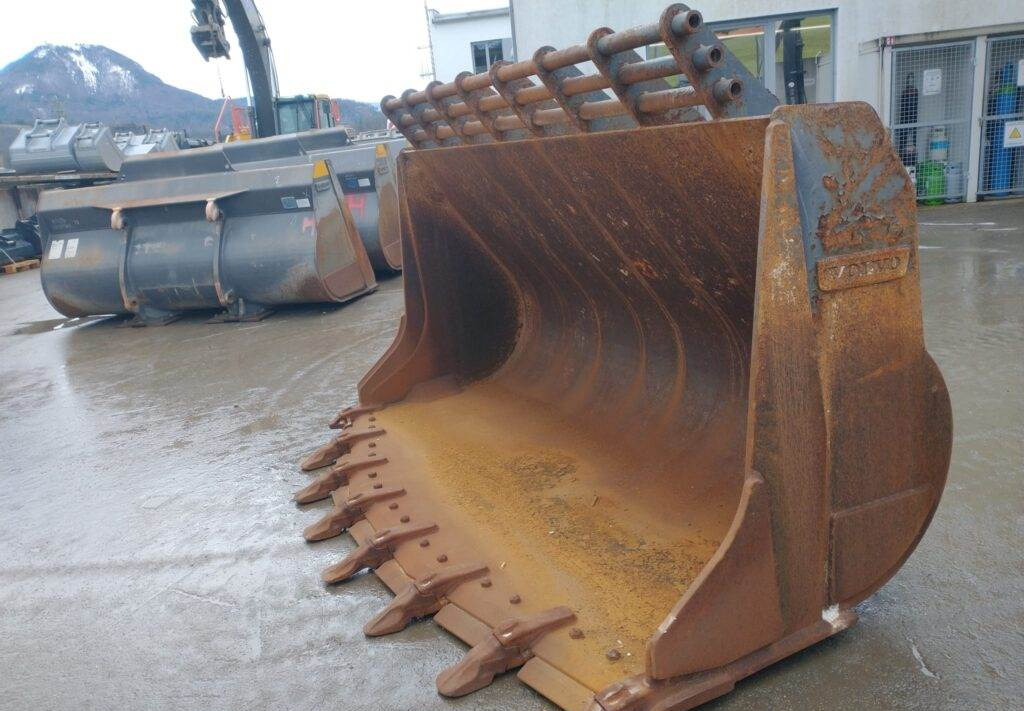 Volvo Breitspitzschaufel - Kovë fadrome për Makineri ndërtimi: foto 4 Volvo Breitspitzschaufel - Kovë fadrome për Makineri ndërtimi: foto 4