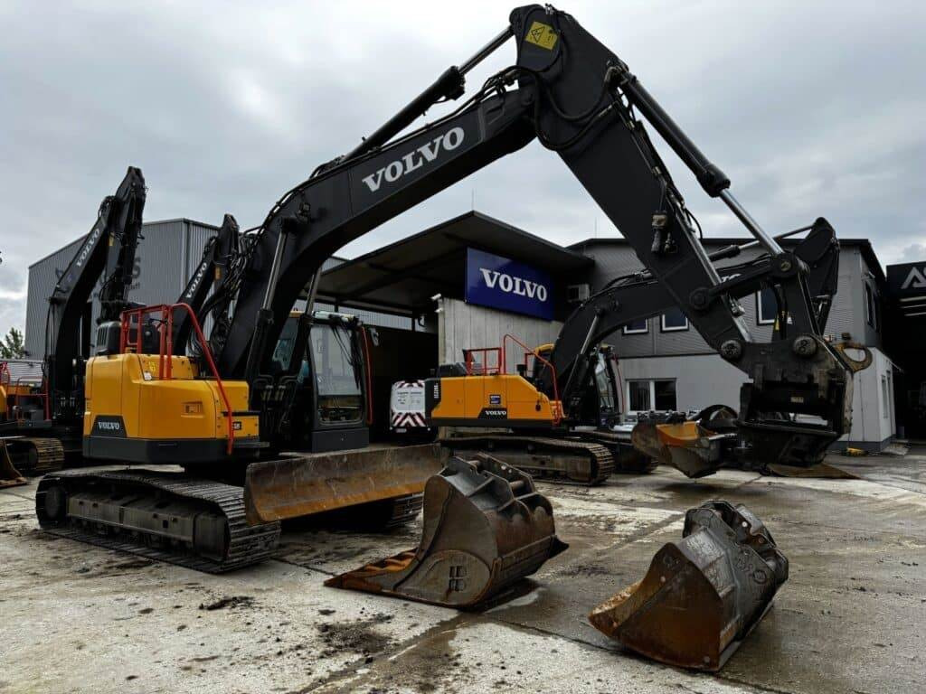Volvo ECR235EL - Ekskavator me zinxhirë: foto 1 Volvo ECR235EL - Ekskavator me zinxhirë: foto 1