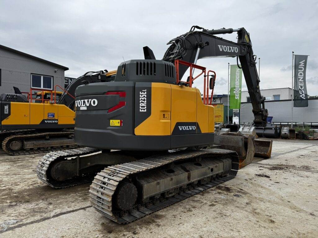 Volvo ECR235EL - Ekskavator me zinxhirë: foto 2 Volvo ECR235EL - Ekskavator me zinxhirë: foto 2