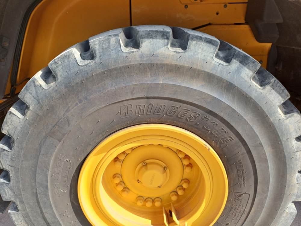 Fadrom me goma Volvo L110H: foto 7