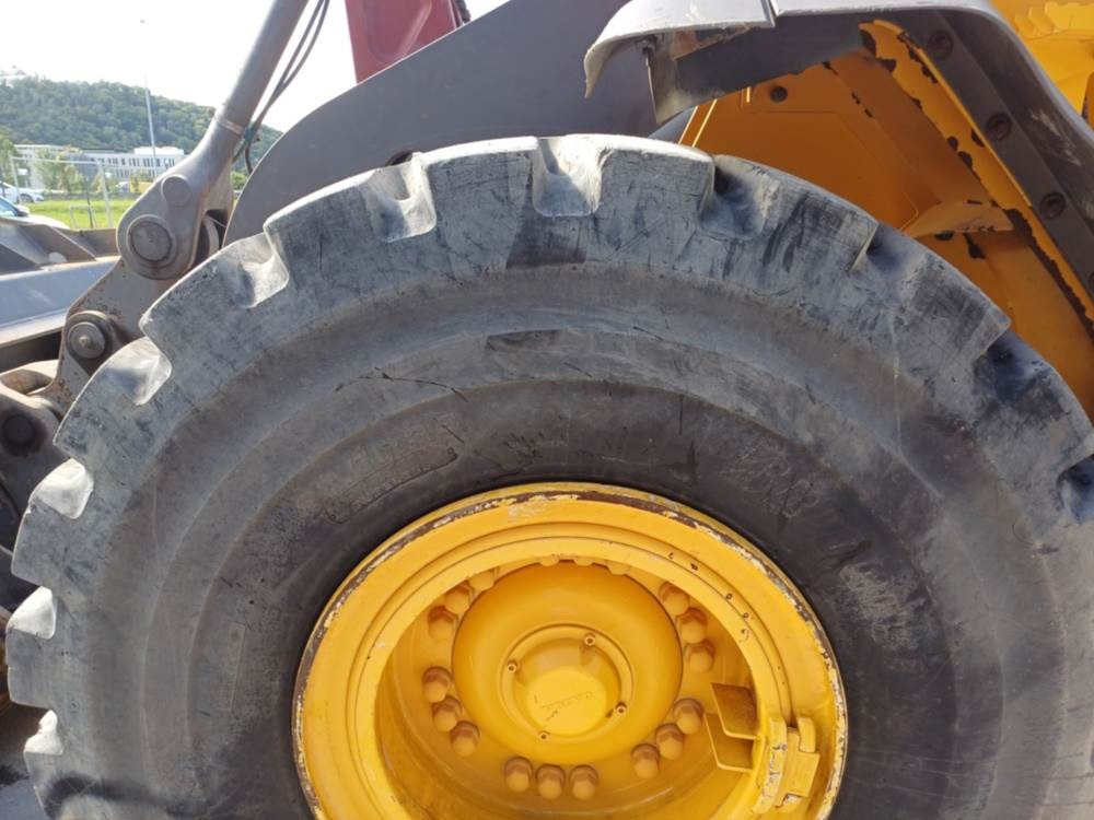 Fadrom me goma Volvo L110H: foto 10
