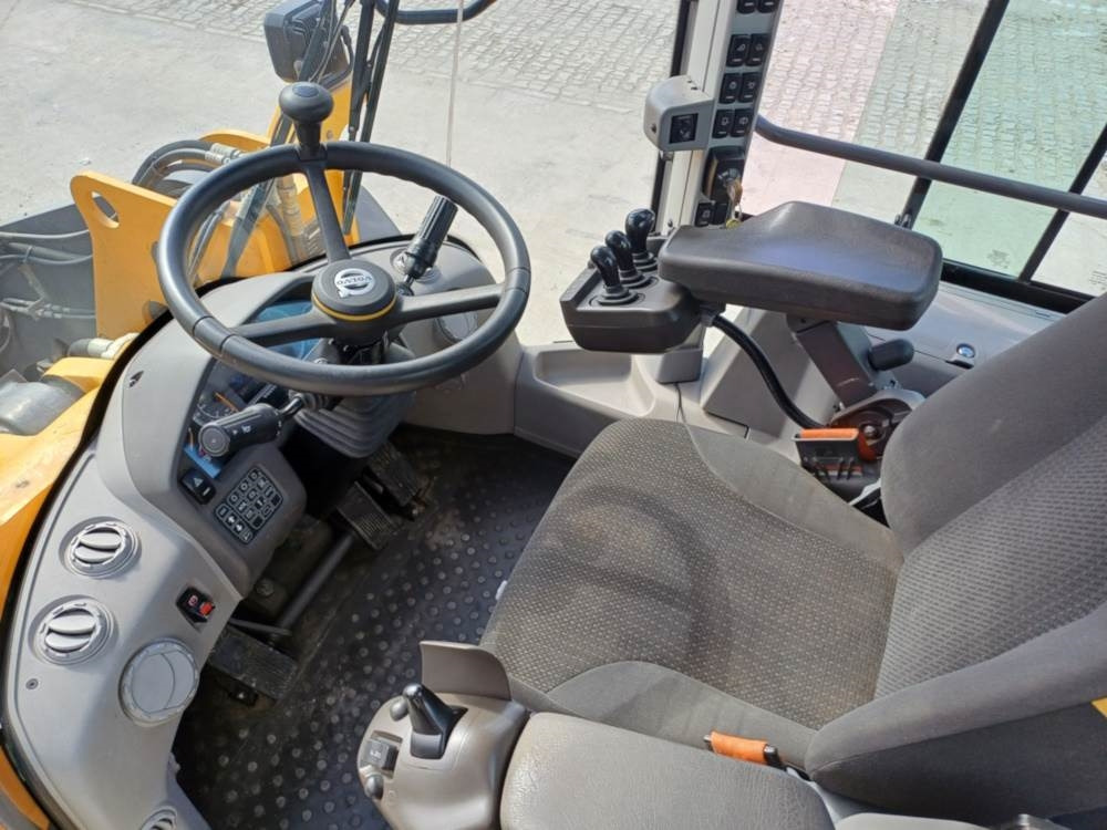 Fadrom me goma Volvo L110H: foto 13