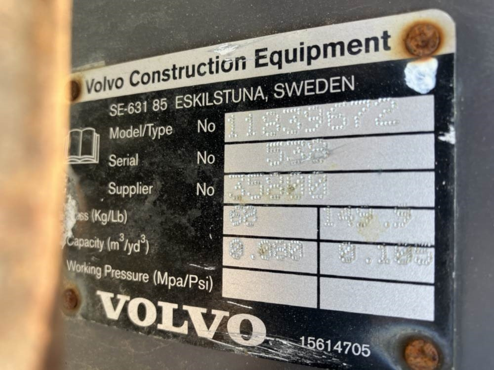 Volvo Tieflöffel mit Zähne - Festanbau - Fadromë me shkarkim nga prapa: foto 4 Volvo Tieflöffel mit Zähne - Festanbau - Fadromë me shkarkim nga prapa: foto 4