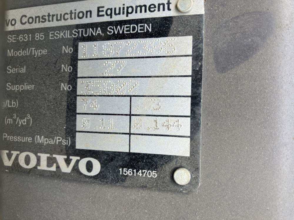 Volvo Tieflöffel mit Zähnen - Festanbau - Fadromë me shkarkim nga prapa: foto 4 Volvo Tieflöffel mit Zähnen - Festanbau - Fadromë me shkarkim nga prapa: foto 4