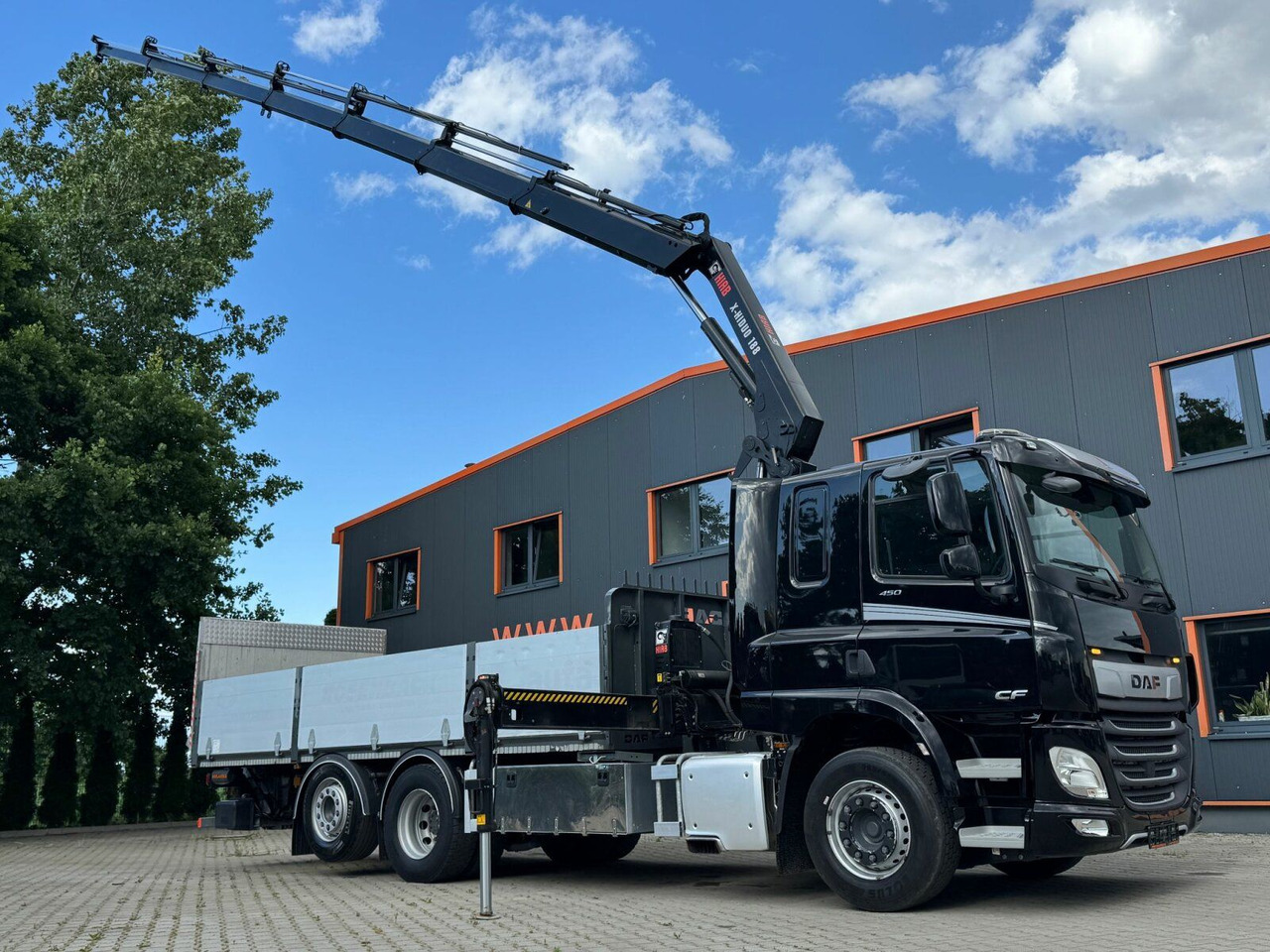 DAF CF 450 FAN 6x2 Pritsche mit Kran HIAB 188 E-6 - Kamion me karroceri të hapur, Kamion me vinç: foto 2 DAF CF 450 FAN 6x2 Pritsche mit Kran HIAB 188 E-6 - Kamion me karroceri të hapur, Kamion me vinç: foto 2