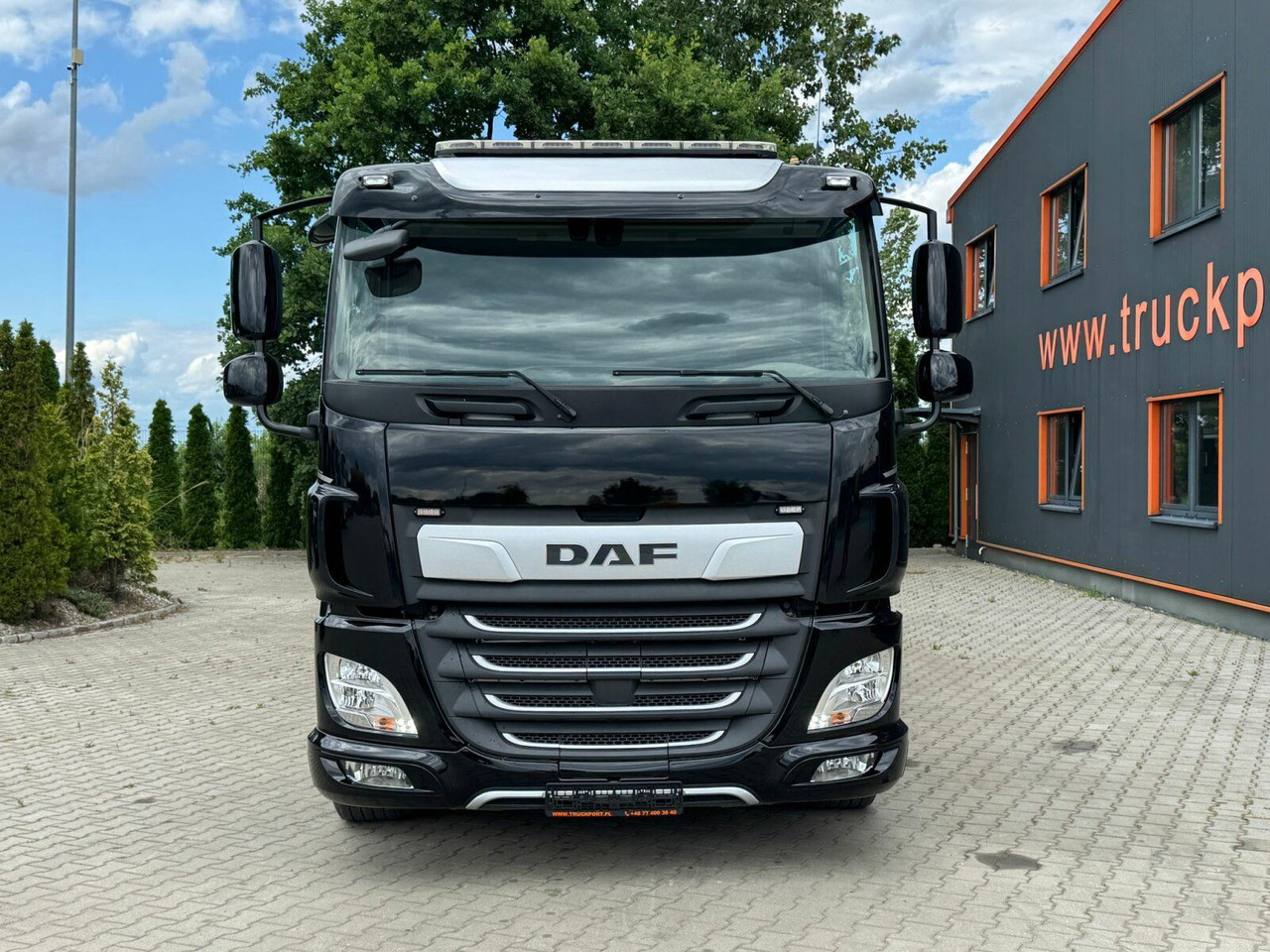 DAF CF 450 FAN 6x2 Pritsche mit Kran HIAB 188 E-6 - Kamion me vinç: foto 3 DAF CF 450 FAN 6x2 Pritsche mit Kran HIAB 188 E-6 - Kamion me vinç: foto 3
