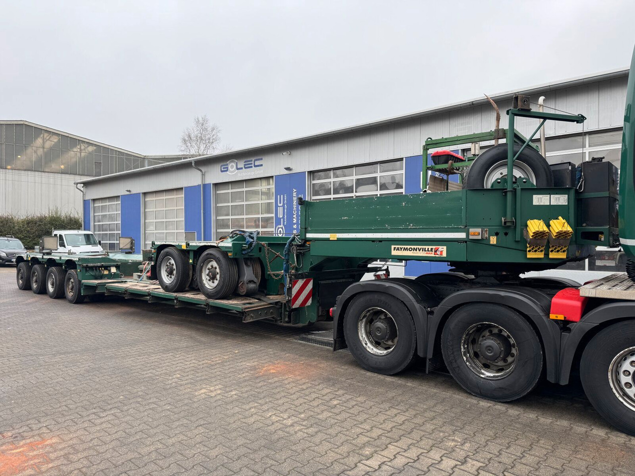 Mercedes-Benz ACTROS 4163 8x4 Schwerlast +Tieflader 4+2 *83 T - Gjysmë-kamion: foto 3 Mercedes-Benz ACTROS 4163 8x4 Schwerlast +Tieflader 4+2 *83 T - Gjysmë-kamion: foto 3